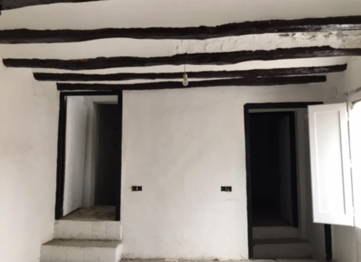 5 soveværelse Byhus til salg i Rasquera - € 18.000 (Ref: 8733695)