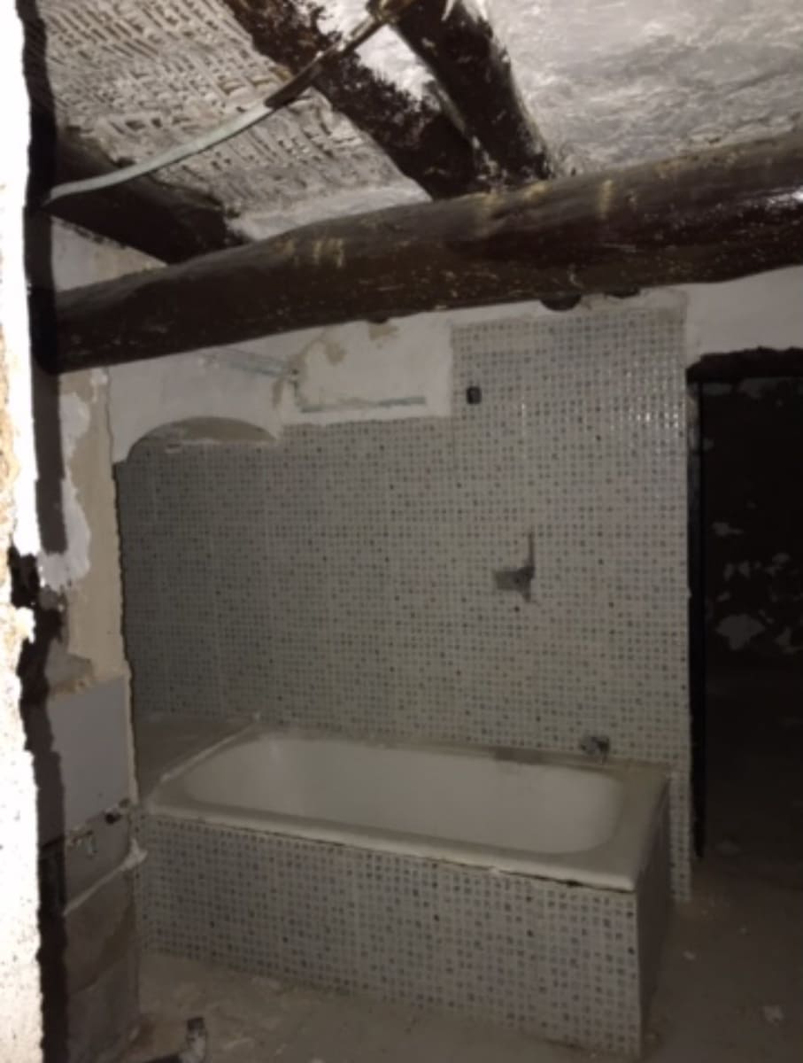 5 soveværelse Byhus til salg i Rasquera - € 18.000 (Ref: 8733695)