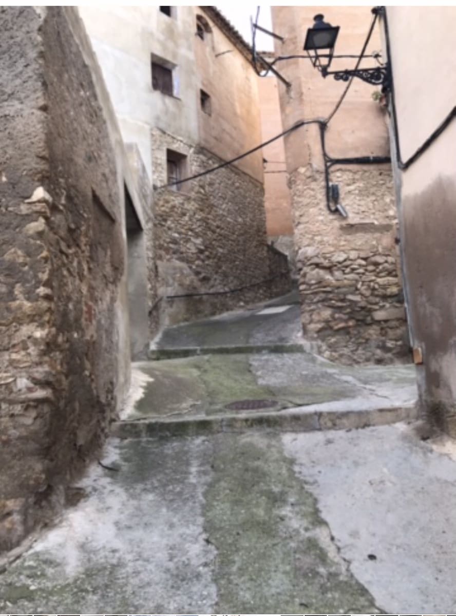 5 soveværelse Byhus til salg i Rasquera - € 18.000 (Ref: 8733695)