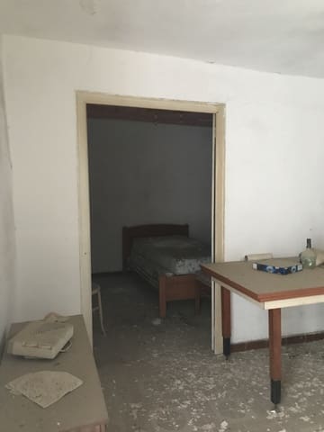 3 bedroom Townhouse for sale in Rasquera - € 25,000 (Ref: 8736569)