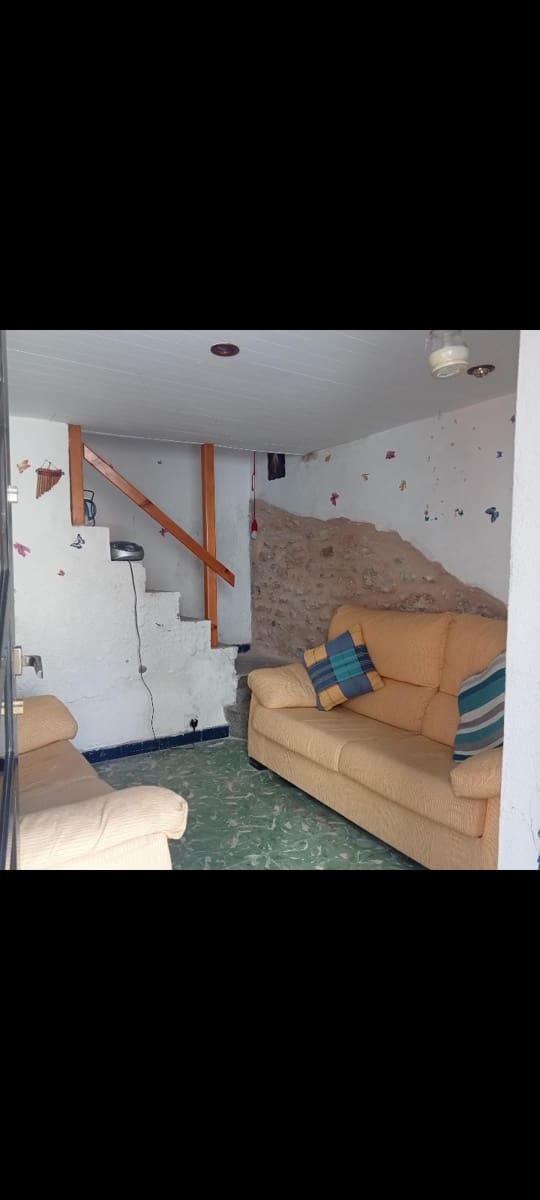 3 soveværelse Byhus til salg i Tortosa - € 24.000 (Ref: 9126242)