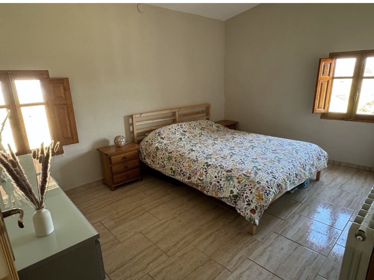 4 soveværelse Finca/Landehus til salg i Flix med swimmingpool - € 275.000 (Ref: 9230545)