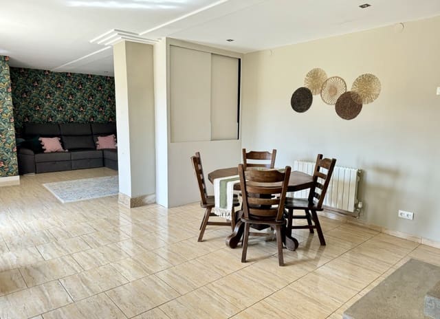 4 slaapkamer Finca/Landhuis te koop in Flix met zwembad - € 275.000 (Ref: 9230545)