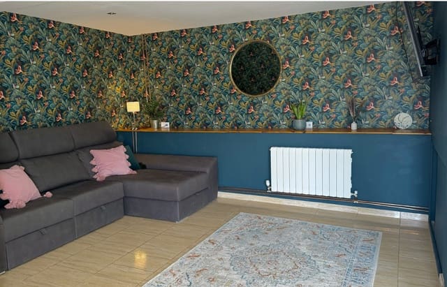 4 slaapkamer Finca/Landhuis te koop in Flix met zwembad - € 275.000 (Ref: 9230545)