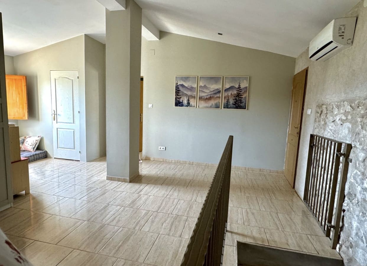 4 soveværelse Finca/Landehus til salg i Flix med swimmingpool - € 275.000 (Ref: 9230545)