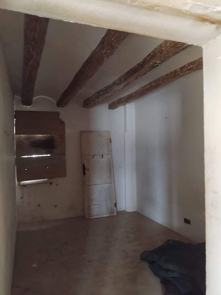 4 bedroom Finca/Country House for sale in Benissanet with garage - € 185,000 (Ref: 9398153)