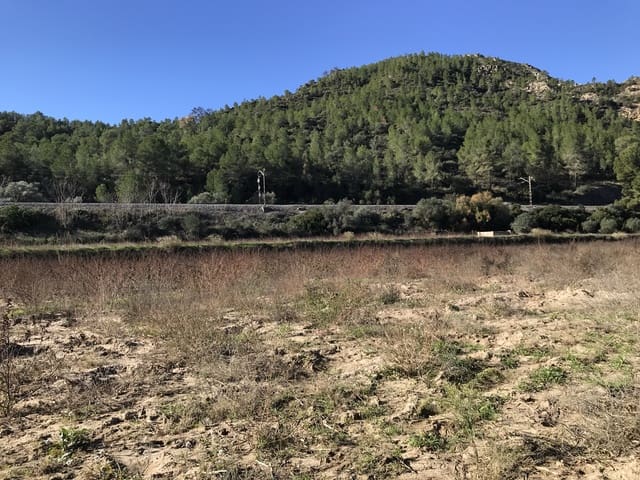 Finca/Herregård til salgs i Garcia - € 16 000 (Ref: 9425805)