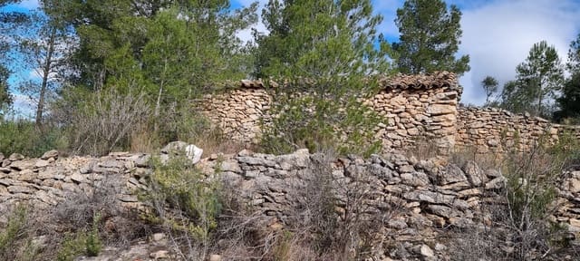 Finca/Herregård til salgs i Tivenys - € 16 000 (Ref: 9578199)