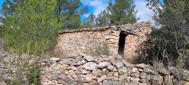 Finca/Herregård til salgs i Tivenys - € 16 000 (Ref: 9578199)