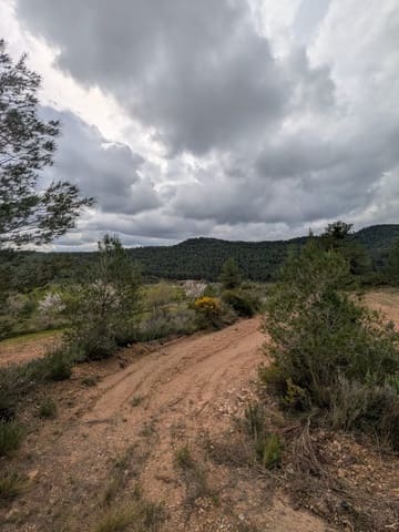 Finca/Herregård til salgs i Caseres - € 12 000 (Ref: 9669709)