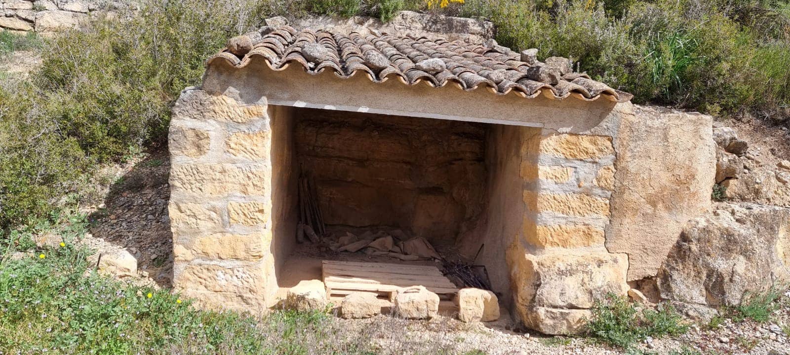 Finca/Country House for sale in Caseres - € 6,000 (Ref: 9729526)