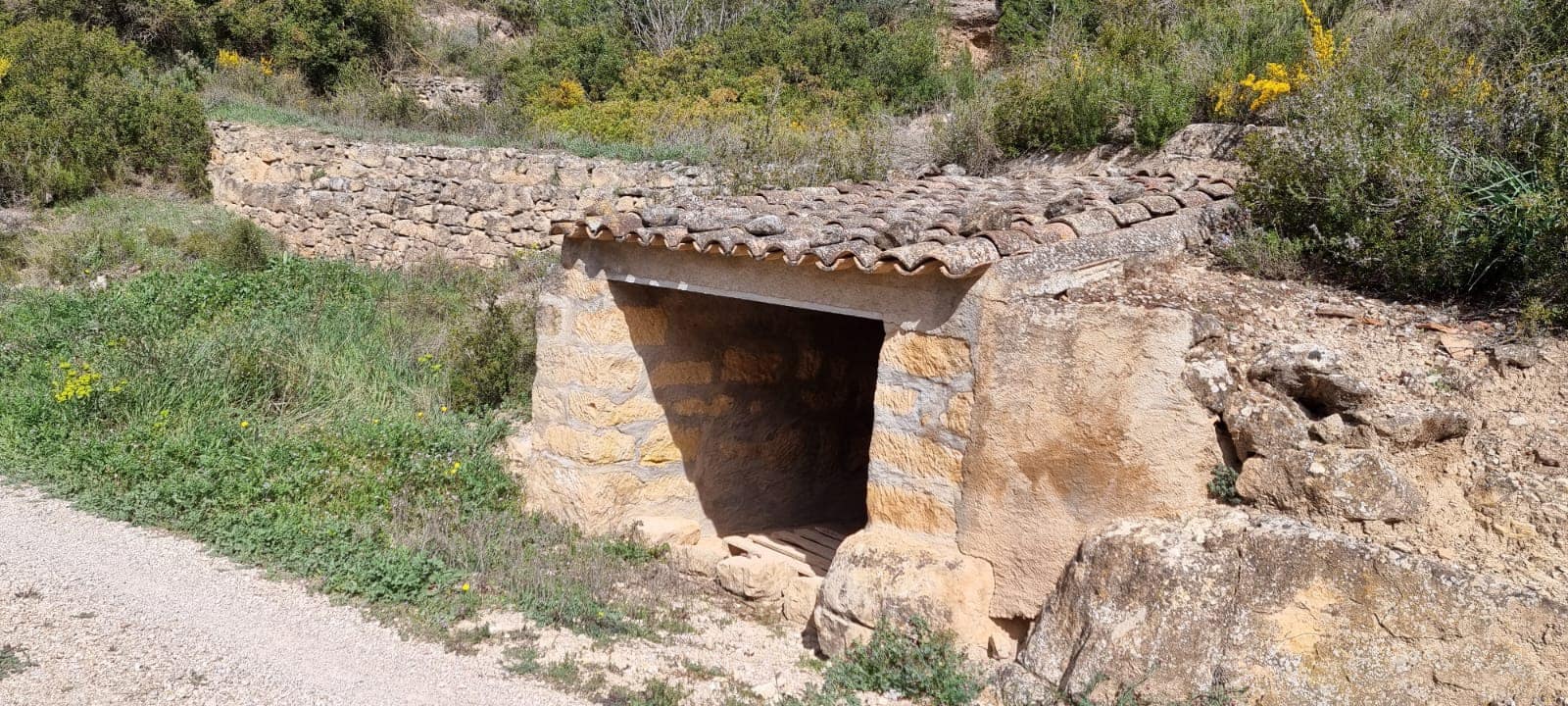 Finca/Country House for sale in Caseres - € 6,000 (Ref: 9729526)