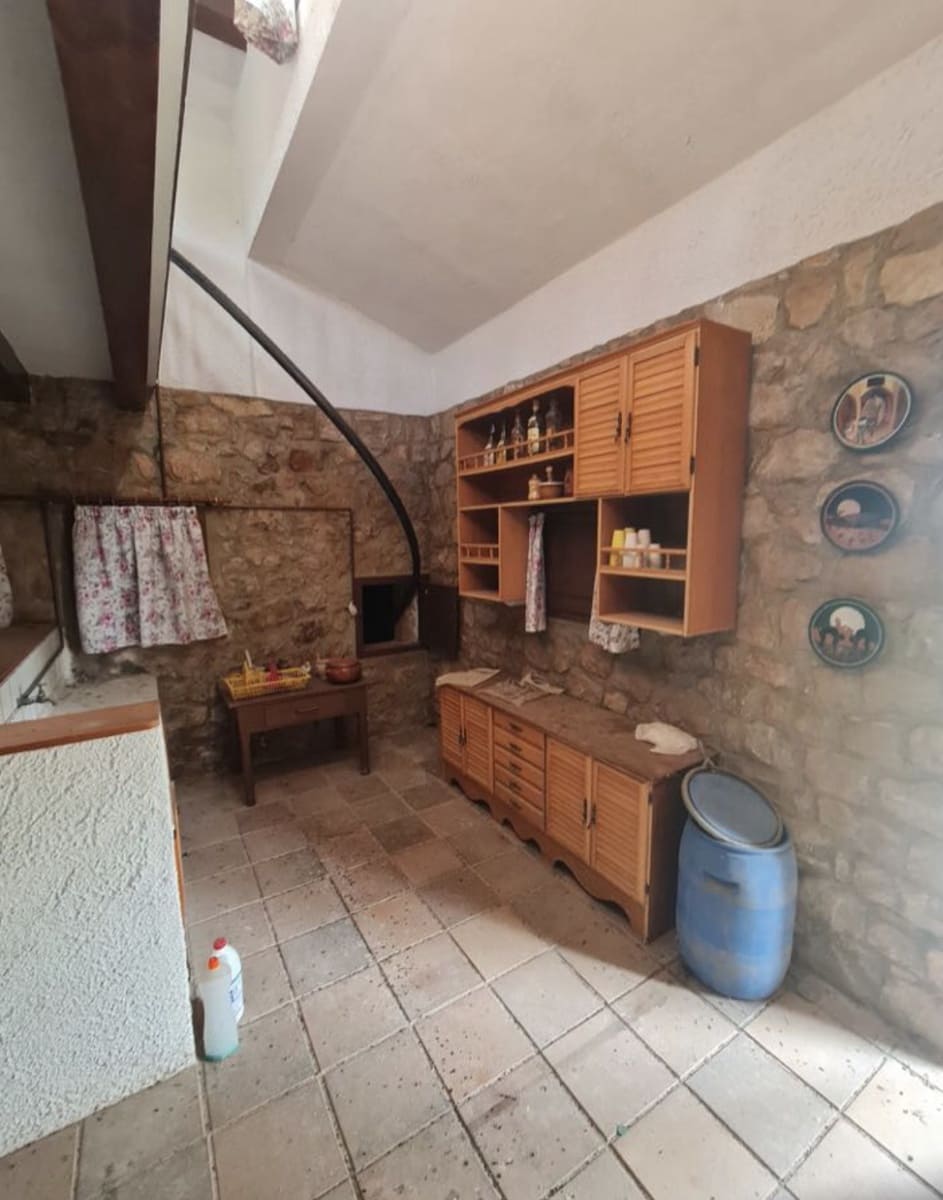2 sypialnia Finka/Dom wiejski na sprzedaż w Flix - 96 000 € (Ref: 9798358)