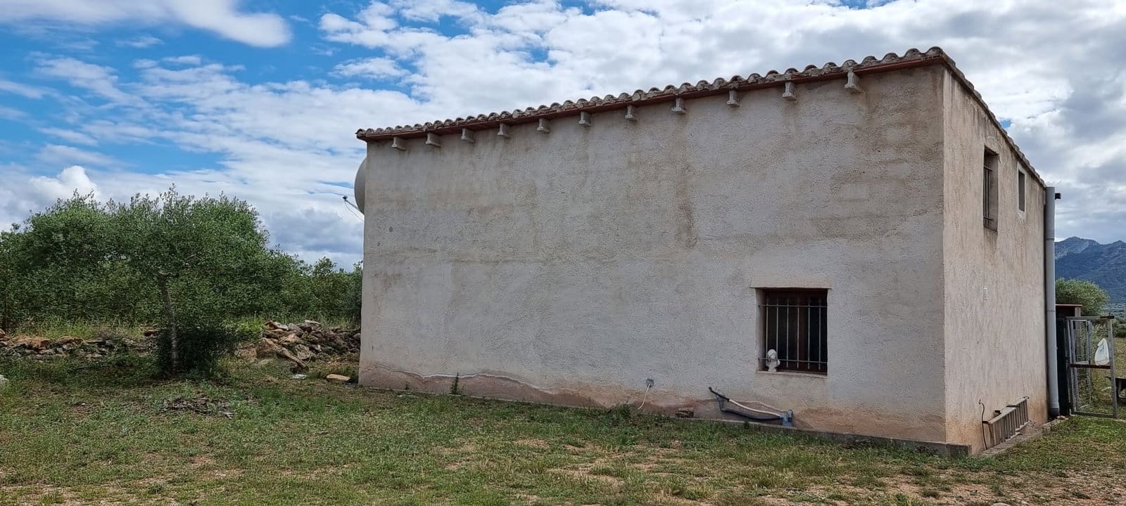 2 bedroom Finca/Country House for sale in Ginestar - € 120,000 (Ref: 9826072)