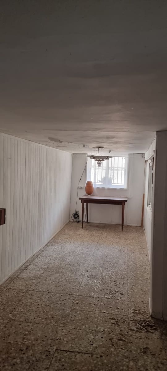 6 bedroom Townhouse for sale in Mora d'Ebre - € 78,000 (Ref: 9875457)