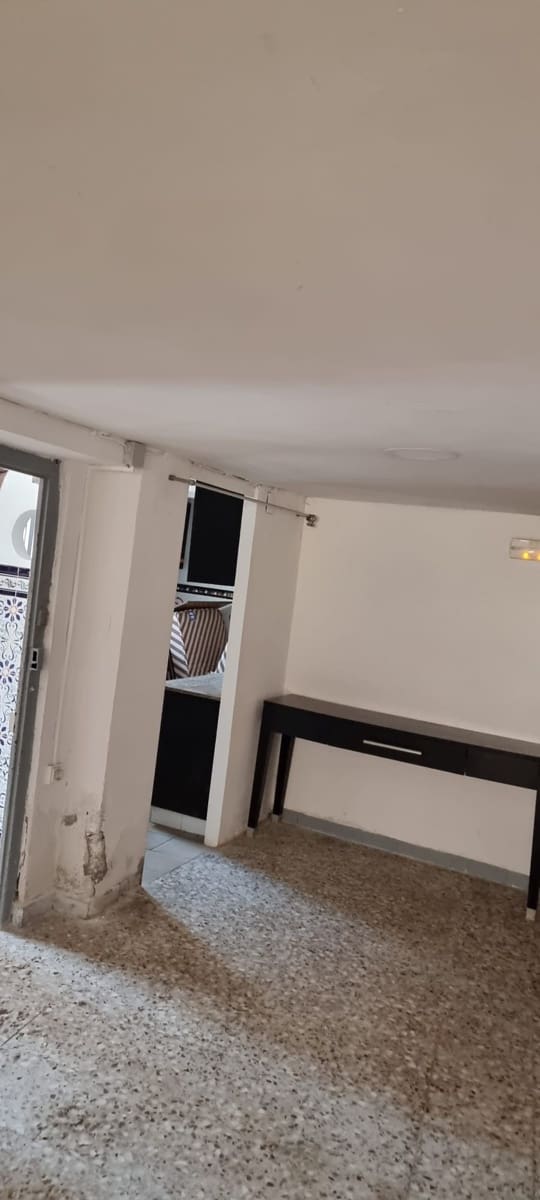 6 bedroom Townhouse for sale in Mora d'Ebre - € 78,000 (Ref: 9875457)