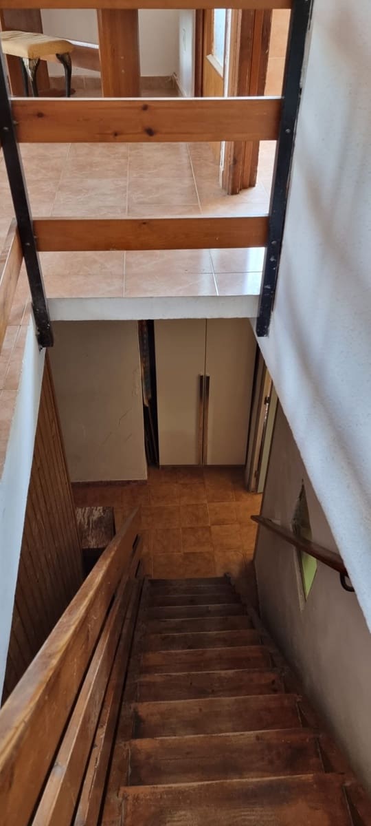 6 bedroom Townhouse for sale in Mora d'Ebre - € 78,000 (Ref: 9875457)