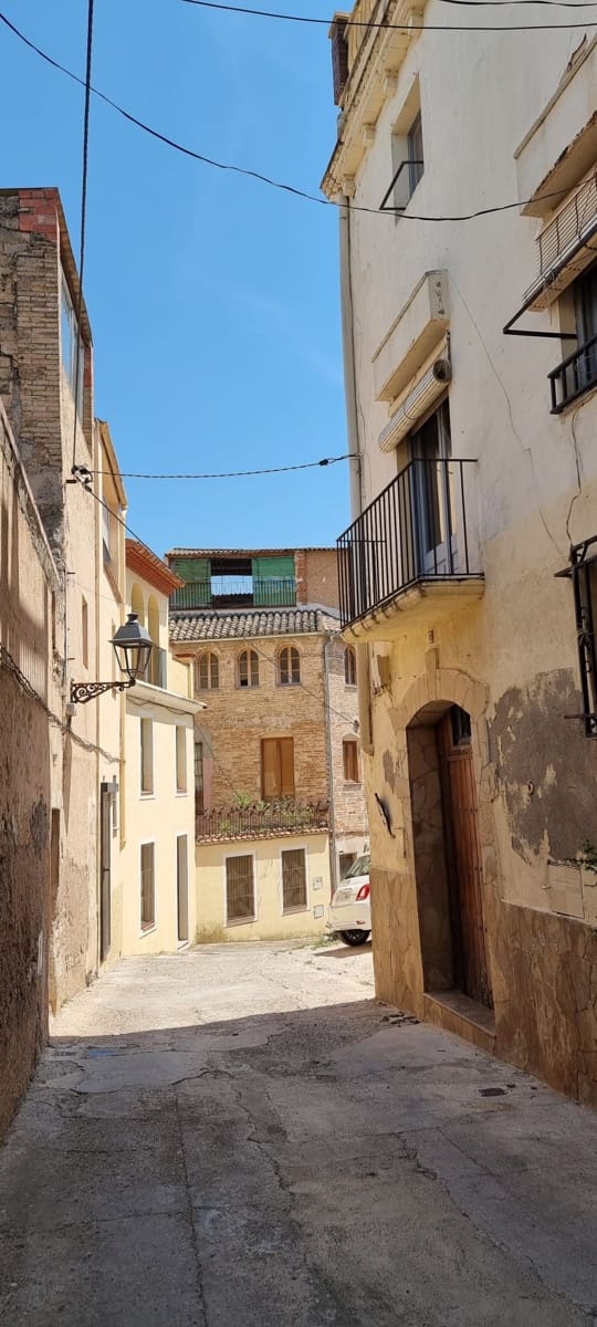 6 bedroom Townhouse for sale in Mora d'Ebre - € 78,000 (Ref: 9875457)