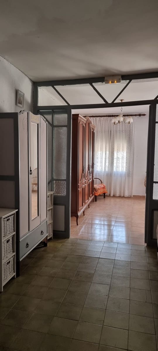 6 bedroom Townhouse for sale in Mora d'Ebre - € 78,000 (Ref: 9875457)