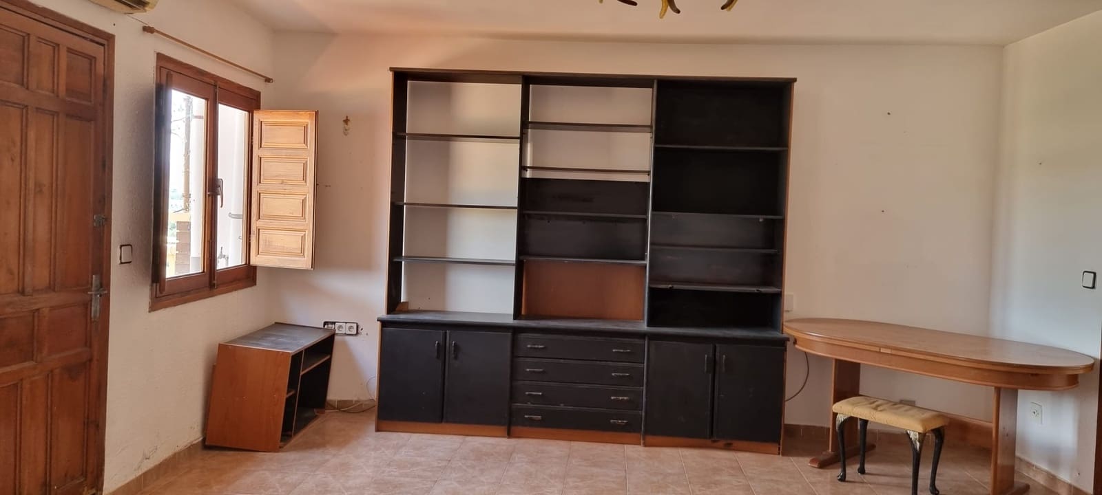 6 bedroom Townhouse for sale in Mora d'Ebre - € 78,000 (Ref: 9875457)