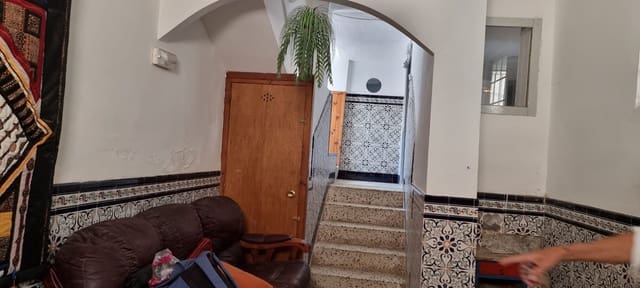 6 soveværelse Byhus til salg i Móra d'Ebre - € 78.000 (Ref: 9875457)