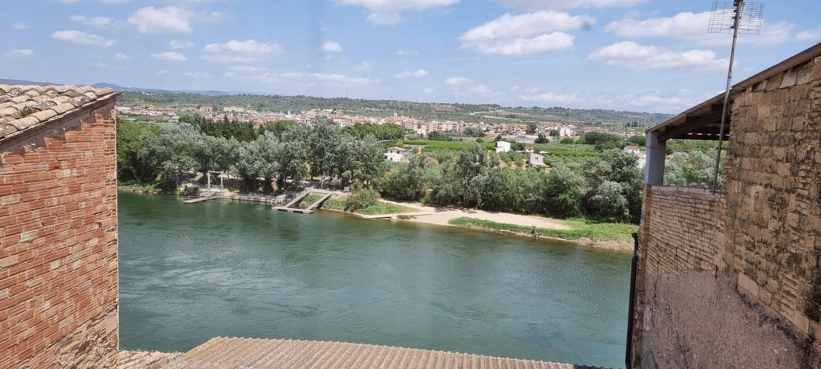 6 bedroom Townhouse for sale in Mora d'Ebre - € 78,000 (Ref: 9875457)