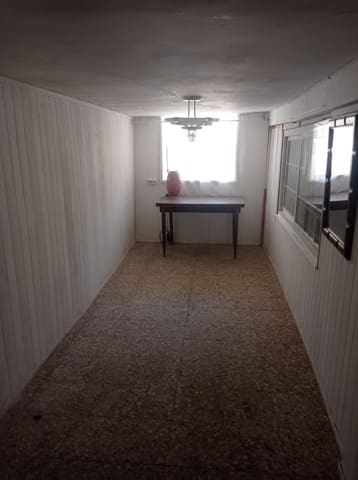 6 soveværelse Byhus til salg i Móra d'Ebre - € 78.000 (Ref: 9875457)