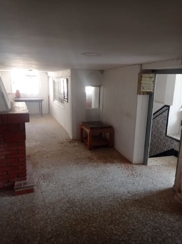 6 soveværelse Byhus til salg i Móra d'Ebre - € 78.000 (Ref: 9875457)