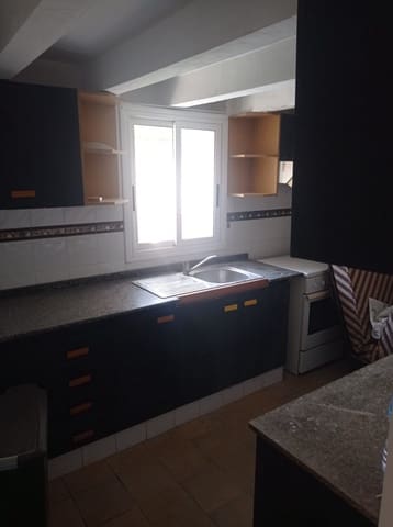 6 soveværelse Byhus til salg i Móra d'Ebre - € 78.000 (Ref: 9875457)