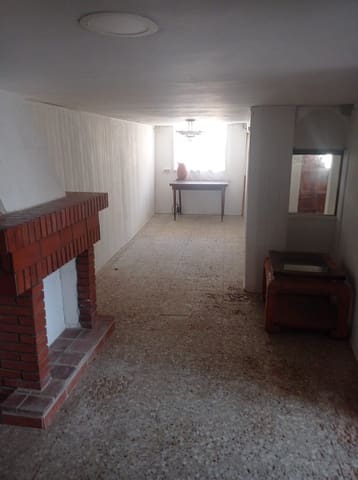 6 soveværelse Byhus til salg i Móra d'Ebre - € 78.000 (Ref: 9875457)