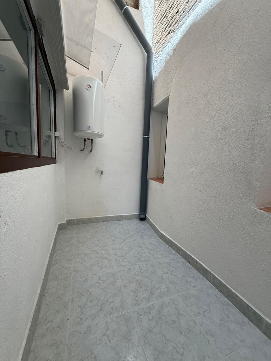3 slaapkamer Huis te koop in Mora d'Ebre met garage - € 92.000 (Ref: 9939111)