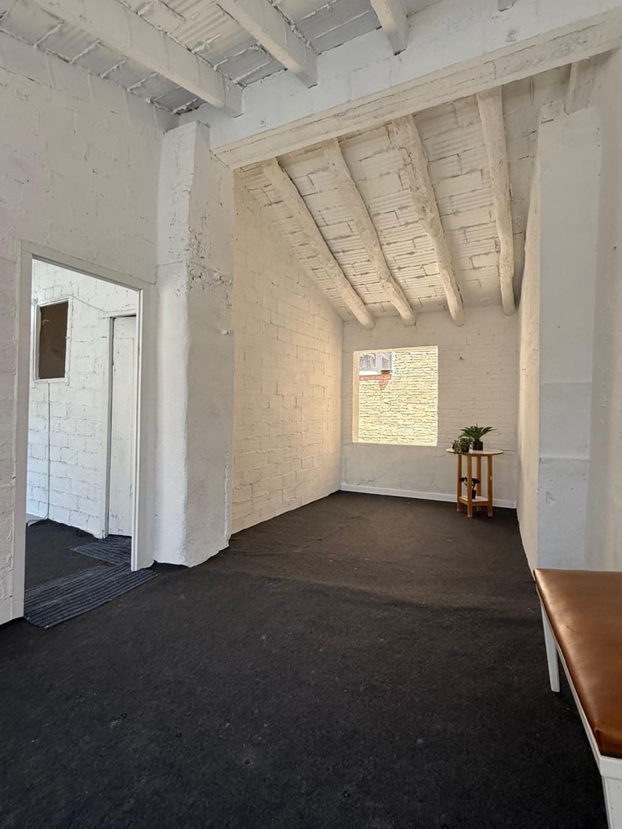 3 slaapkamer Huis te koop in Mora d'Ebre met garage - € 92.000 (Ref: 9939111)