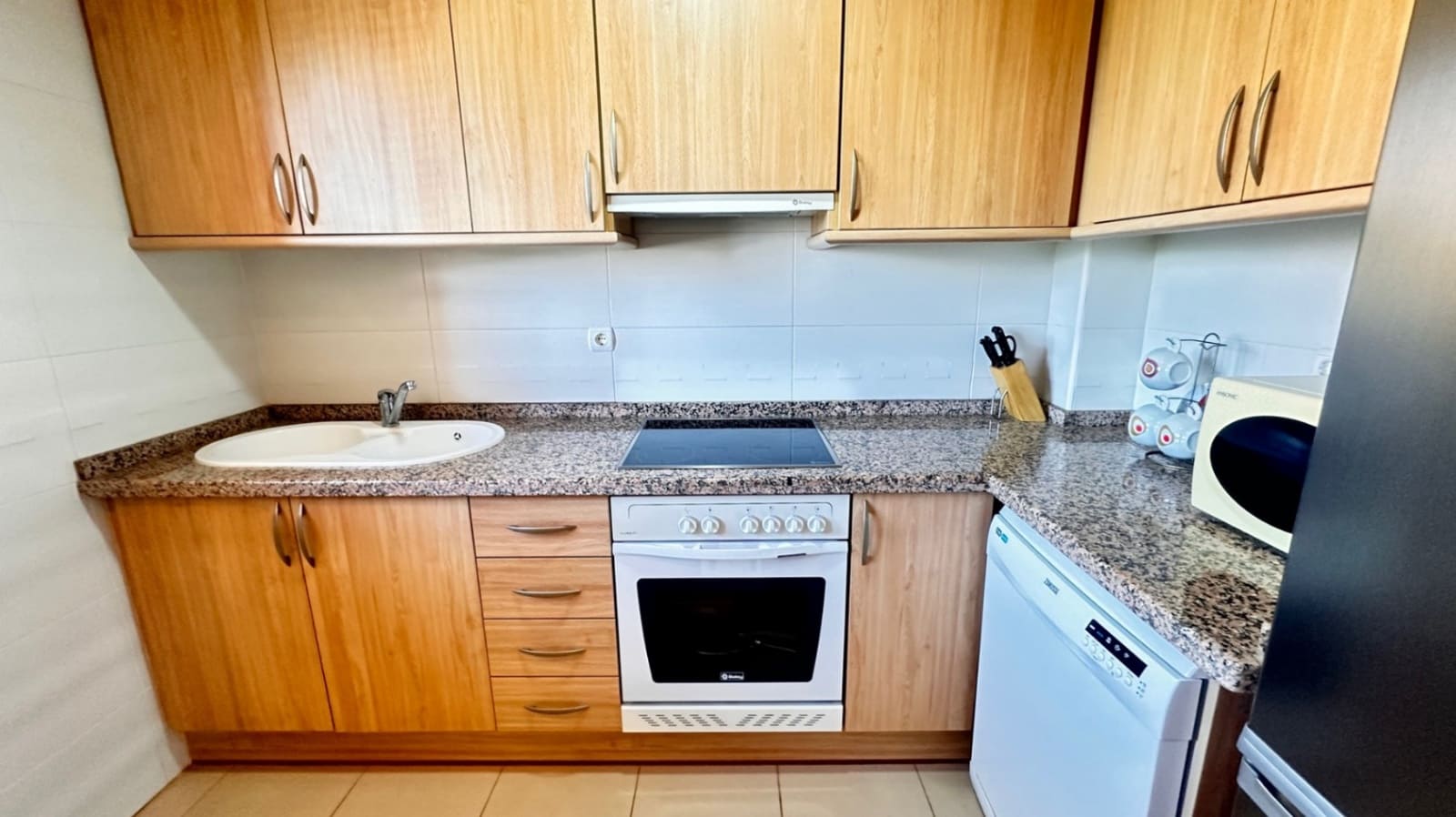 3 bedroom Apartment for sale in Denia with pool - € 375,500 (Ref: 9310289)