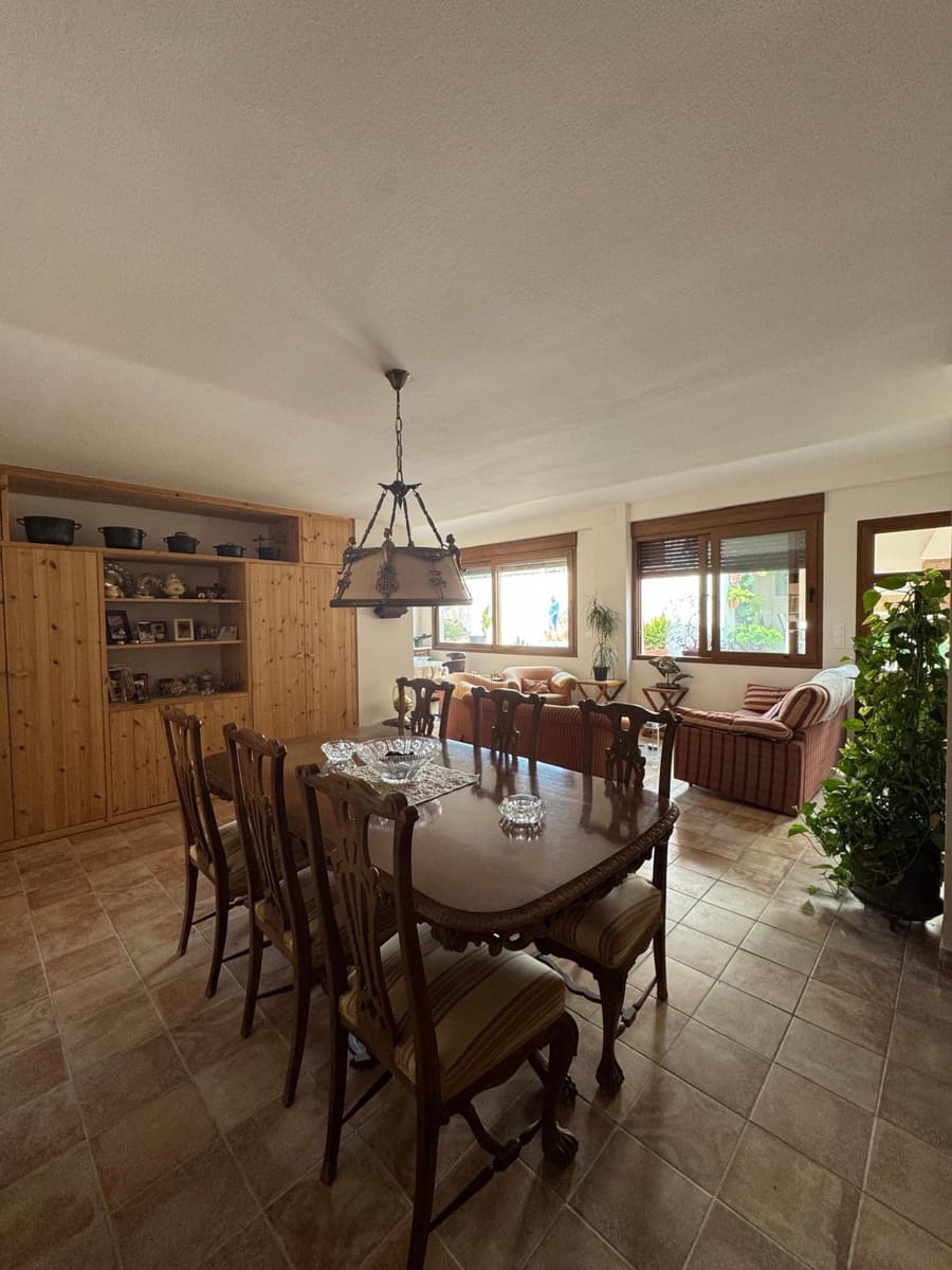 4 bedroom Villa for sale in Denia with garage - € 790,000 (Ref: 9310297)