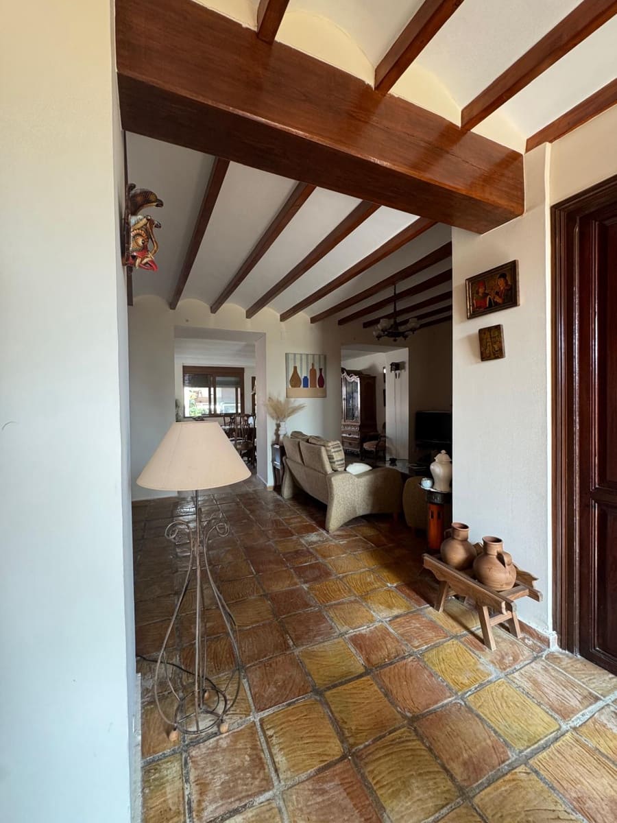 4 bedroom Villa for sale in Denia with garage - € 790,000 (Ref: 9310297)