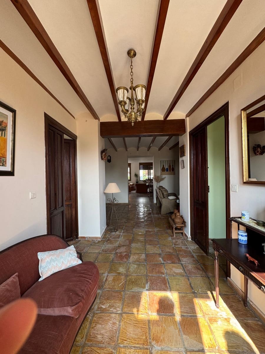 4 bedroom Villa for sale in Denia with garage - € 790,000 (Ref: 9310297)