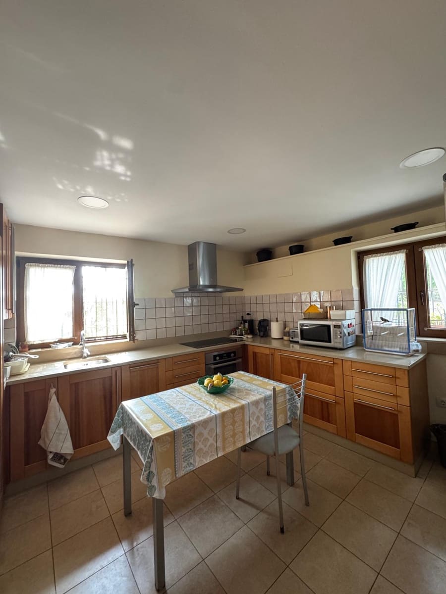 4 bedroom Villa for sale in Denia with garage - € 790,000 (Ref: 9310297)