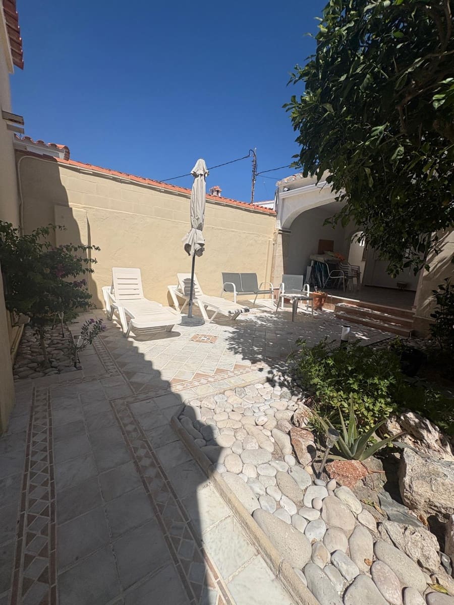 3 Zimmer Reihenhaus zu verkaufen in Denia mit Garage - 450.000 € (Ref: 9310301)