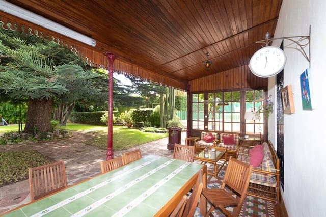 5 sypialnia Willa na sprzedaż w Dénia z basenem garażem - 3 100 000 € (Ref: 9310331)