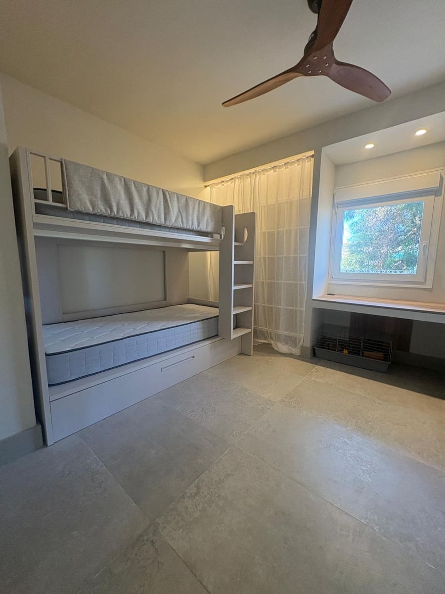 Apartamento de 4 habitaciones en Dénia en venta - 339.000 € (Ref: 9318180)