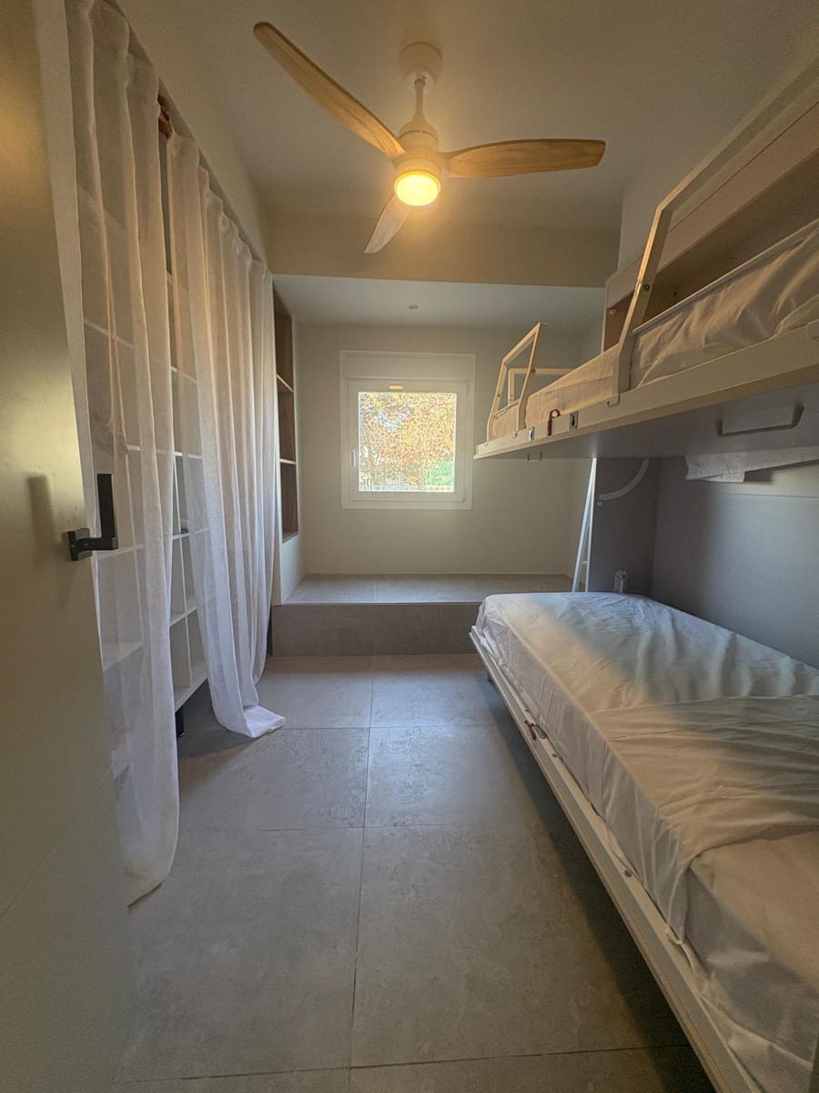 Apartamento de 4 habitaciones en Dénia en venta - 339.000 € (Ref: 9318180)