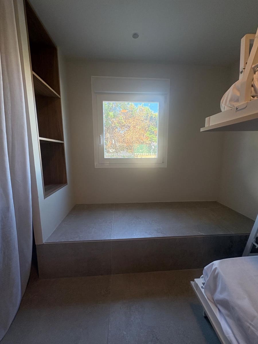 Apartamento de 4 habitaciones en Dénia en venta - 339.000 € (Ref: 9318180)