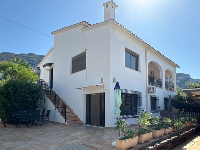 5 sypialnia Willa na sprzedaż w Dénia z basenem - 580 000 € (Ref: 9325710)