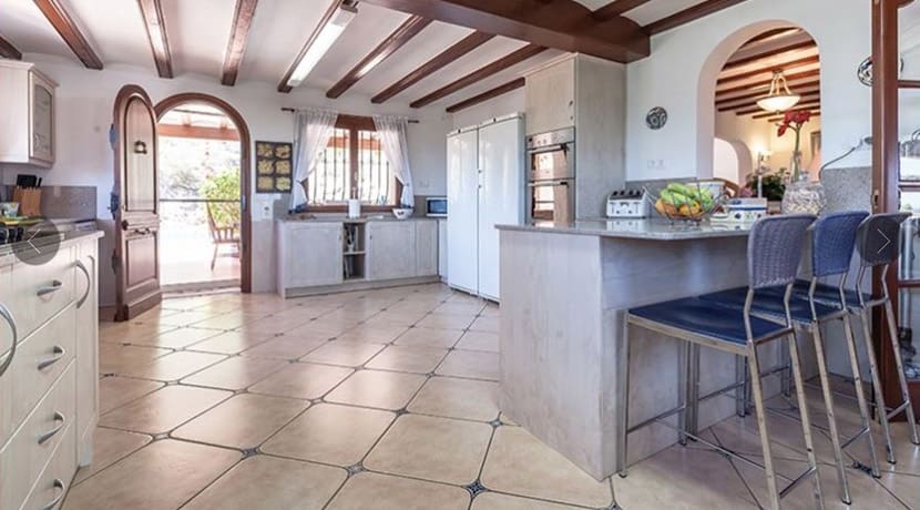 5 soveværelse Villa til salg i La Xara med swimmingpool - € 850.000 (Ref: 9325714)