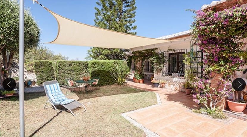 5 soveværelse Villa til salg i La Xara med swimmingpool - € 850.000 (Ref: 9325714)