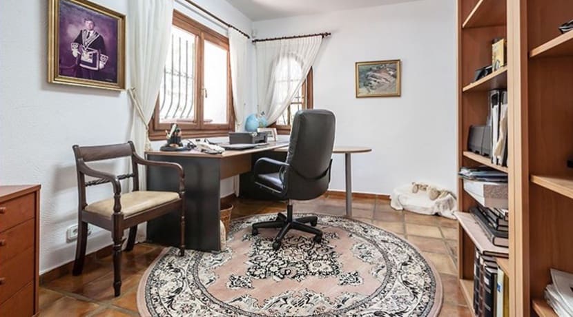 5 soveværelse Villa til salg i La Xara med swimmingpool - € 850.000 (Ref: 9325714)