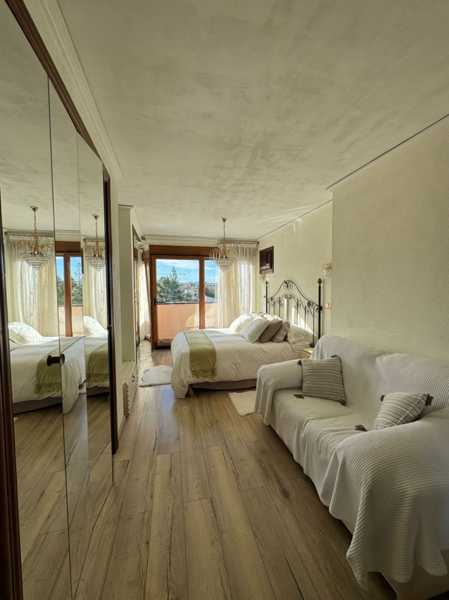 2 bedroom Penthouse for sale in Denia with pool - € 477,000 (Ref: 9336983)