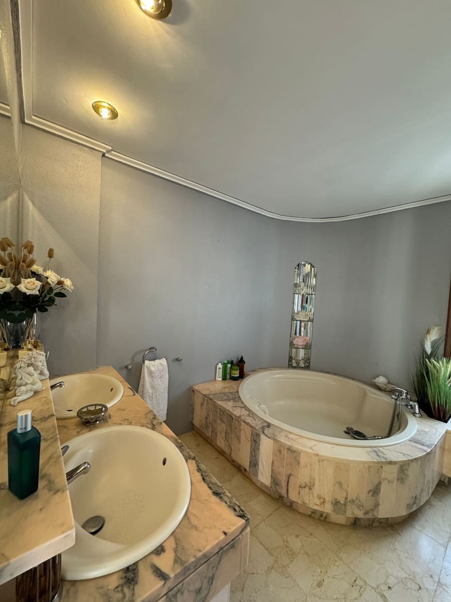 2 bedroom Penthouse for sale in Denia with pool - € 477,000 (Ref: 9336983)