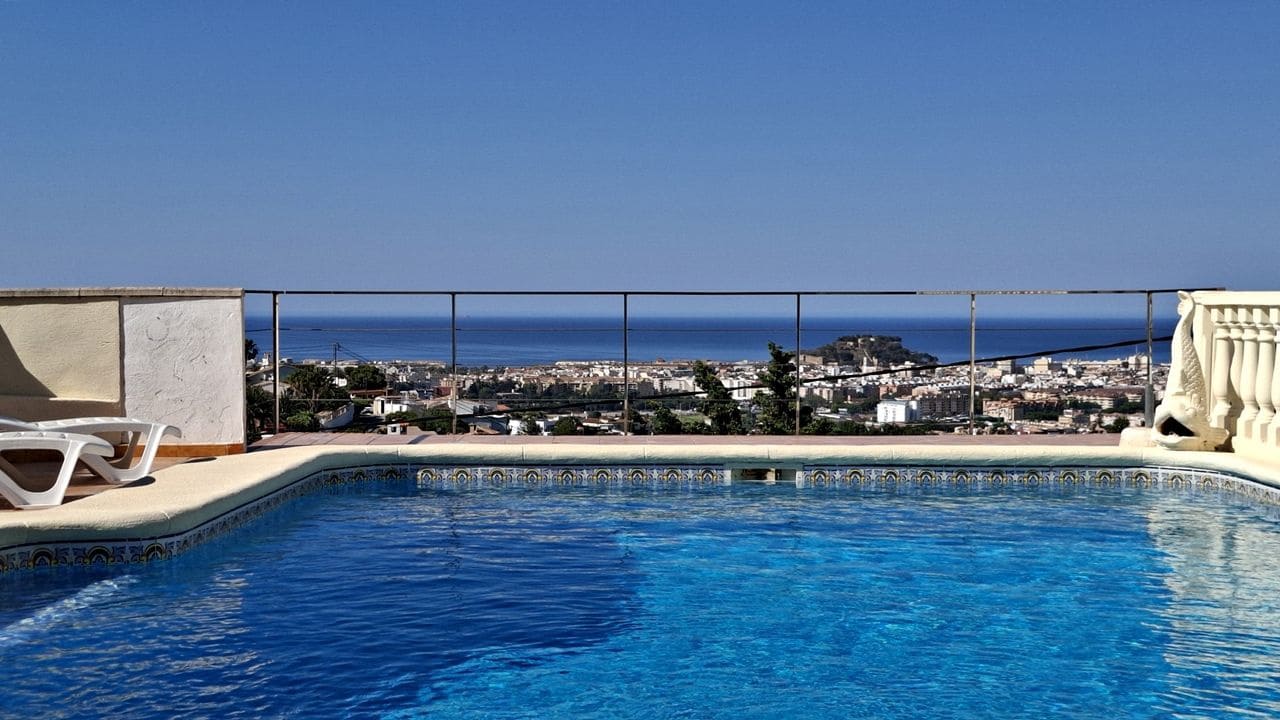 3 sypialnia Willa na sprzedaż w Denia z basenem garażem - 485 000 € (Ref: 9336985)