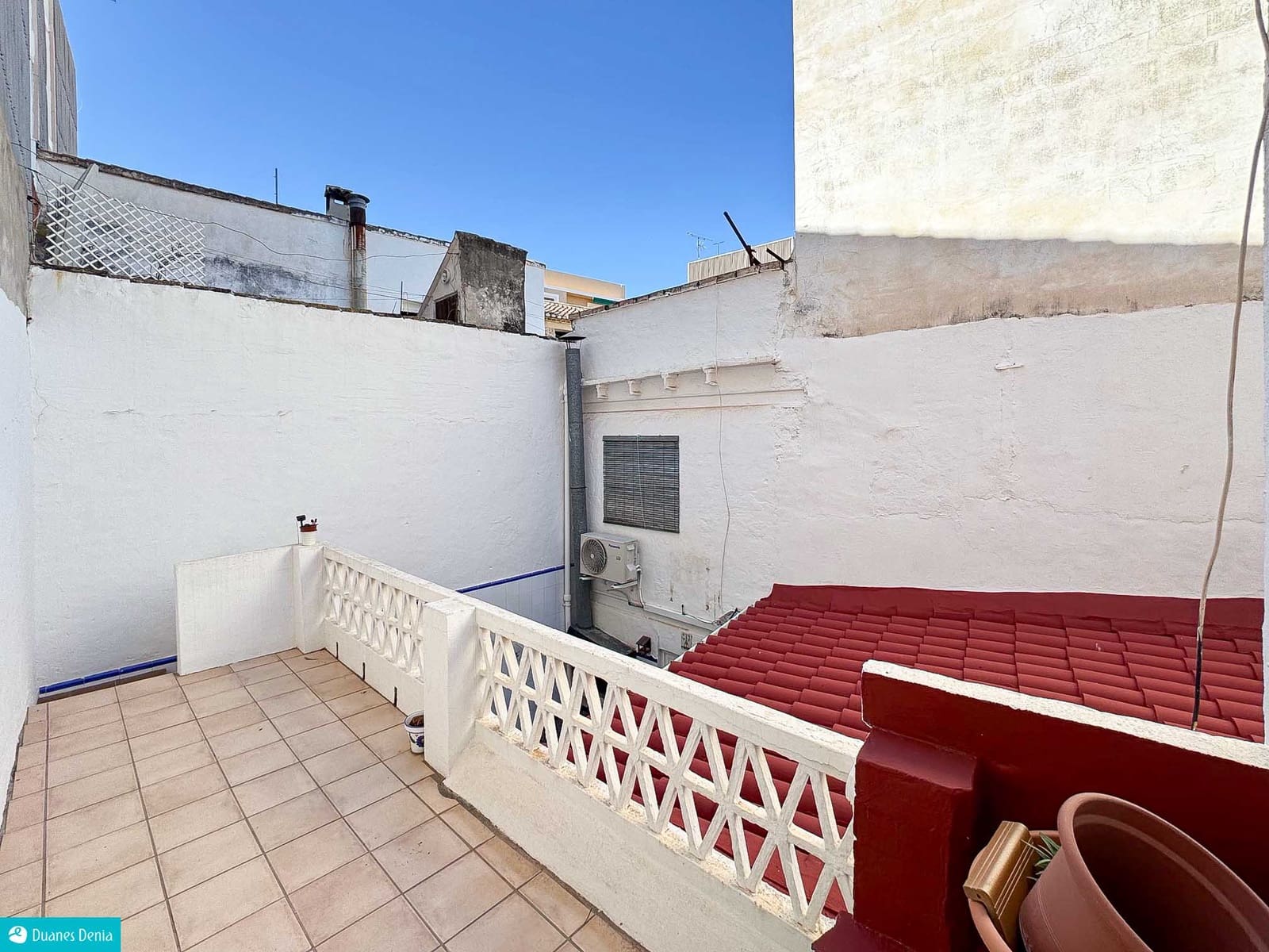 4 bedroom Townhouse for sale in Denia with garage - € 275,000 (Ref: 9378515)